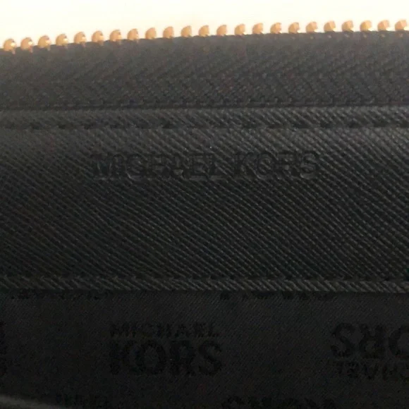 Michael Kors Wallet Black L Jet Set Traveler Logo Continental Wristlet Gold Deta - Picture 9 of 13